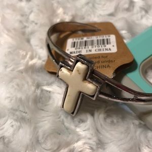 jeep girl glam Jewelry - Silver tone cross bracelet jeep girl glam Jewelry - Silver tone cross bracelet